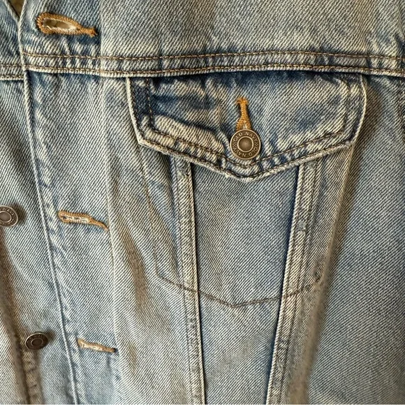 Old Navy Sherpa Lined Denim Jacket - Picture 7 of 9